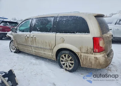 2013 Chrysler Town & Country Touring z USA, uszkodzony, nr VIN 2C4RC1BG8DR737537